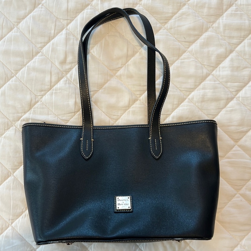 🌸Dooney & Bourke Black Tote Bag